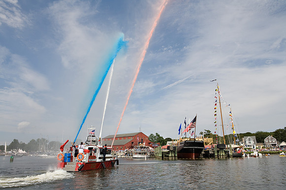 164a_Charles W. Morgan  Launching 2013